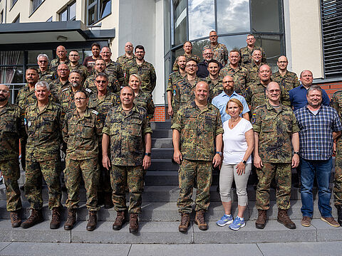Mit 35 von 55 Sitzen stellt der Deutsche BundeswehrVerband die stärkste Fraktion im Bezirkspersonalrat beim Kommando Heer. Foto: DBwV/Yann Bombeke