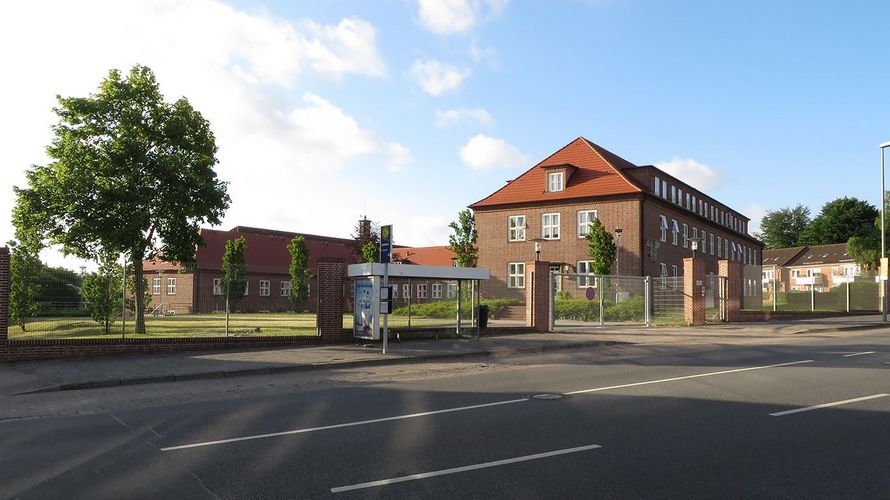 Die Marinesportschule in Flensburg-Mürwik war knapp drei Wochen Sitz der Dönitz-Regierung. Foto: Soenke Rahn