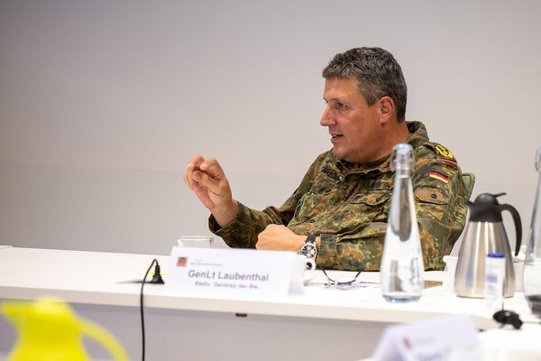 Generalleutnant Markus Laubenthal hat mit der jetzt vorgestellten Weisung klare Vorgaben formuliert. Foto: DBwV/Yann Bombeke