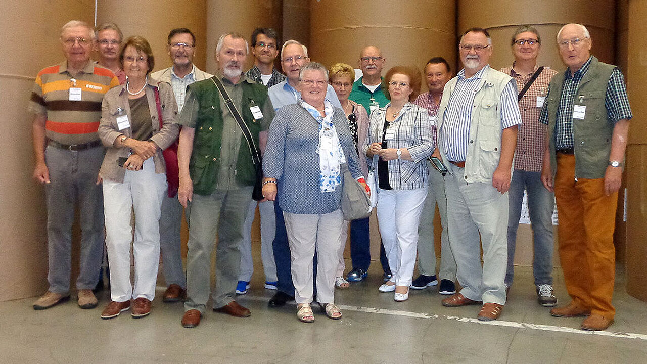 Blick hinter die Kulissen, Ehemalige im Papierlager der Rhein-Zeitung (Foto: KERH Idar-Oberstein)