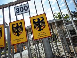 Was ist dran an den Medienberichten über konspirative Gruppen innerhalb der Bundeswehr? Es war die Rede von großflächigen Netzwerken und von besten Kontakten zu hohen staatlichen Stellen bis hin zum MAD. Foto: picture alliance/Geisler-Fotopress