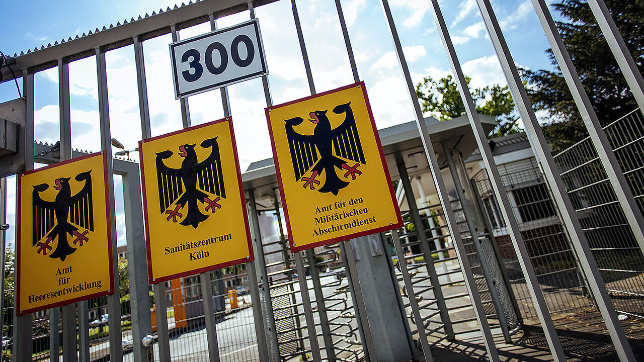 Was ist dran an den Medienberichten über konspirative Gruppen innerhalb der Bundeswehr? Es war die Rede von großflächigen Netzwerken und von besten Kontakten zu hohen staatlichen Stellen bis hin zum MAD. Foto: picture alliance/Geisler-Fotopress