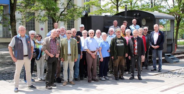 Die Teilnehmer waren begeistert von den einzigartigen Exemplaren der Lokwelt. Foto: DBwV