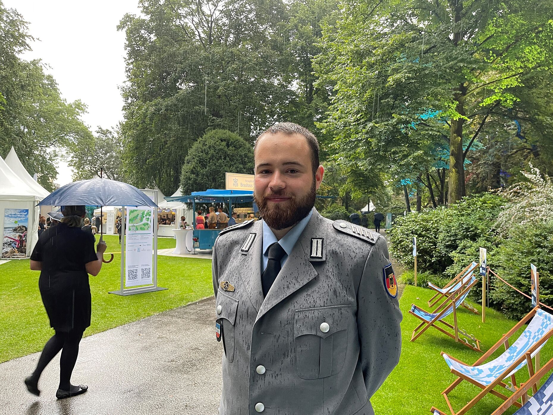 Oberstabsgefreiter Joey Hübner arbeitet beim Spezialpionierregiment 164 in Husum in der Familienbetreuungsstelle. Zudem ist der 27-Jährige als Beisitzer in der Truppenkameradschaft des DBwV tätig. Foto: Schauka 