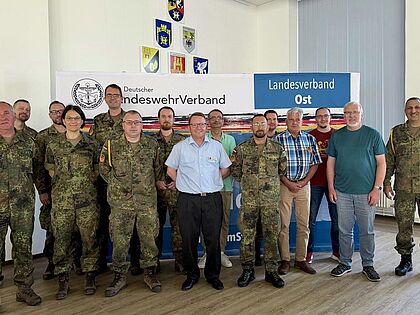 Der neue Vorstand der Standortkameradschaft Burg/Magdeburg. Foto: Thomas Hädicke