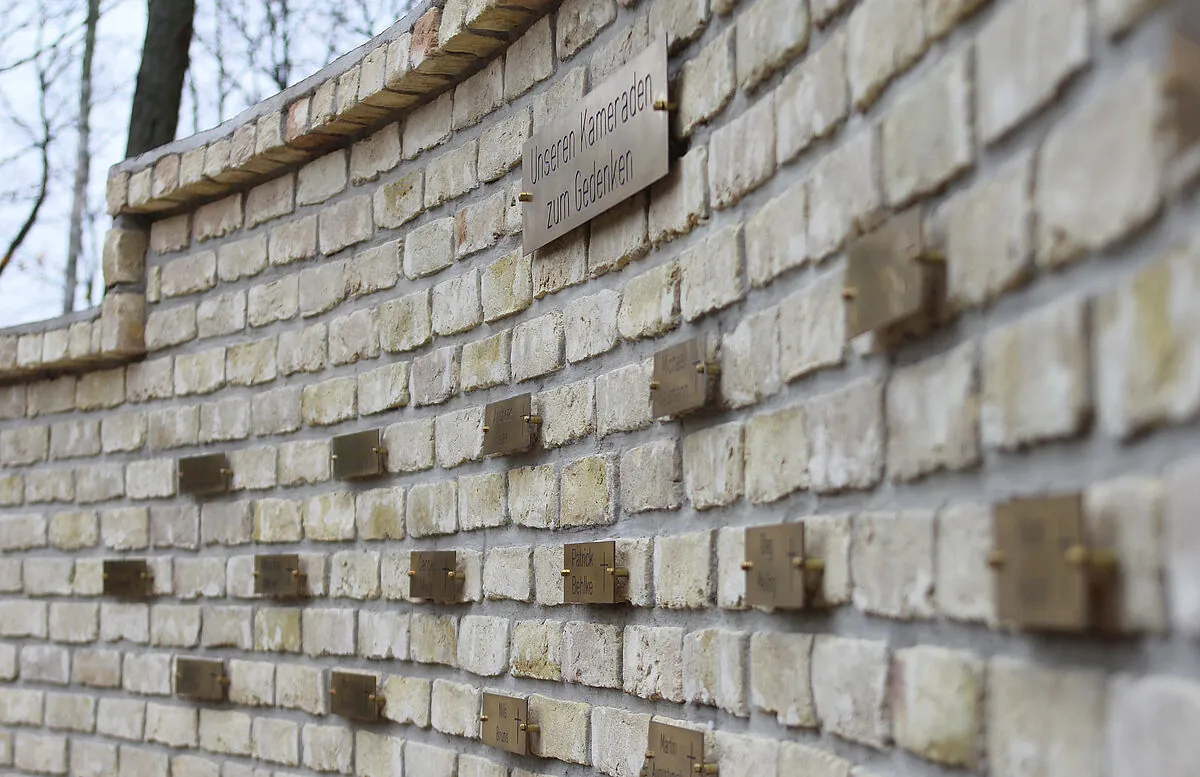 Der Ehrenhain Kabul in der Gedenkstätte „Wald der Erinnerung“ bei Potsdam erinnert an die gefallenen Soldatinnen und Soldaten der Bundeswehr. Foto: DBwV