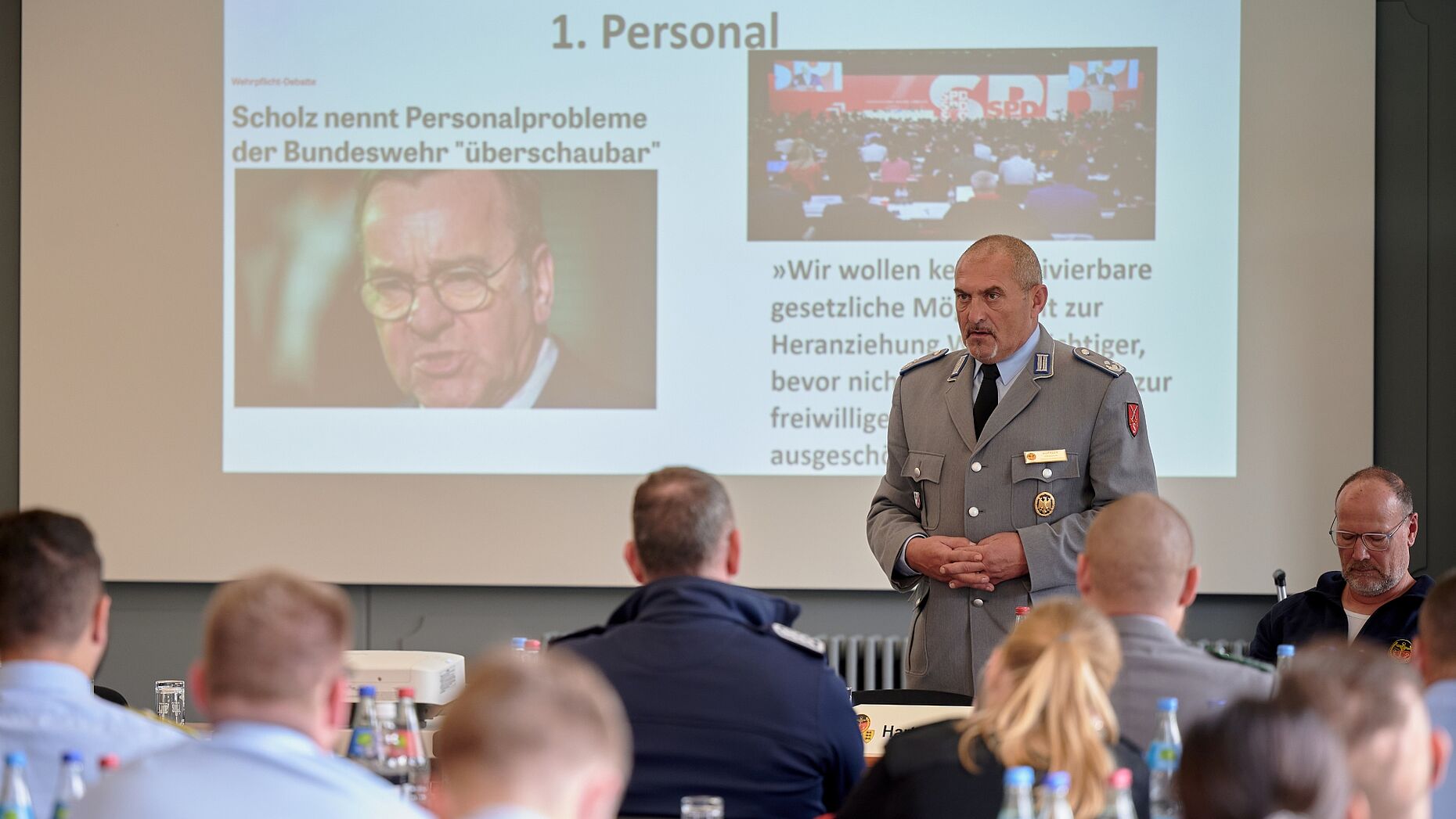 Landesvorsitzender Oberstleutnant a.D. Josef Rauch betonte den Fokus auf die Verteidigungsfähigkeit der Bundeswehr. Foto: DBwV/Ingo Kaminsky