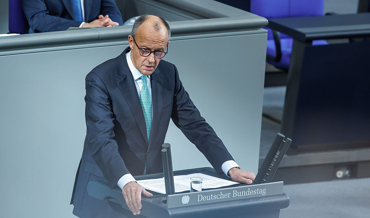 Bundeskanzler Friedrich Merz (CDU) warnte in seiner Regierungserklärung davor, das Thema Gerechtigkeit gegen Sicherheit auszuspielen. Foto: picture alliance/Andreas Gora