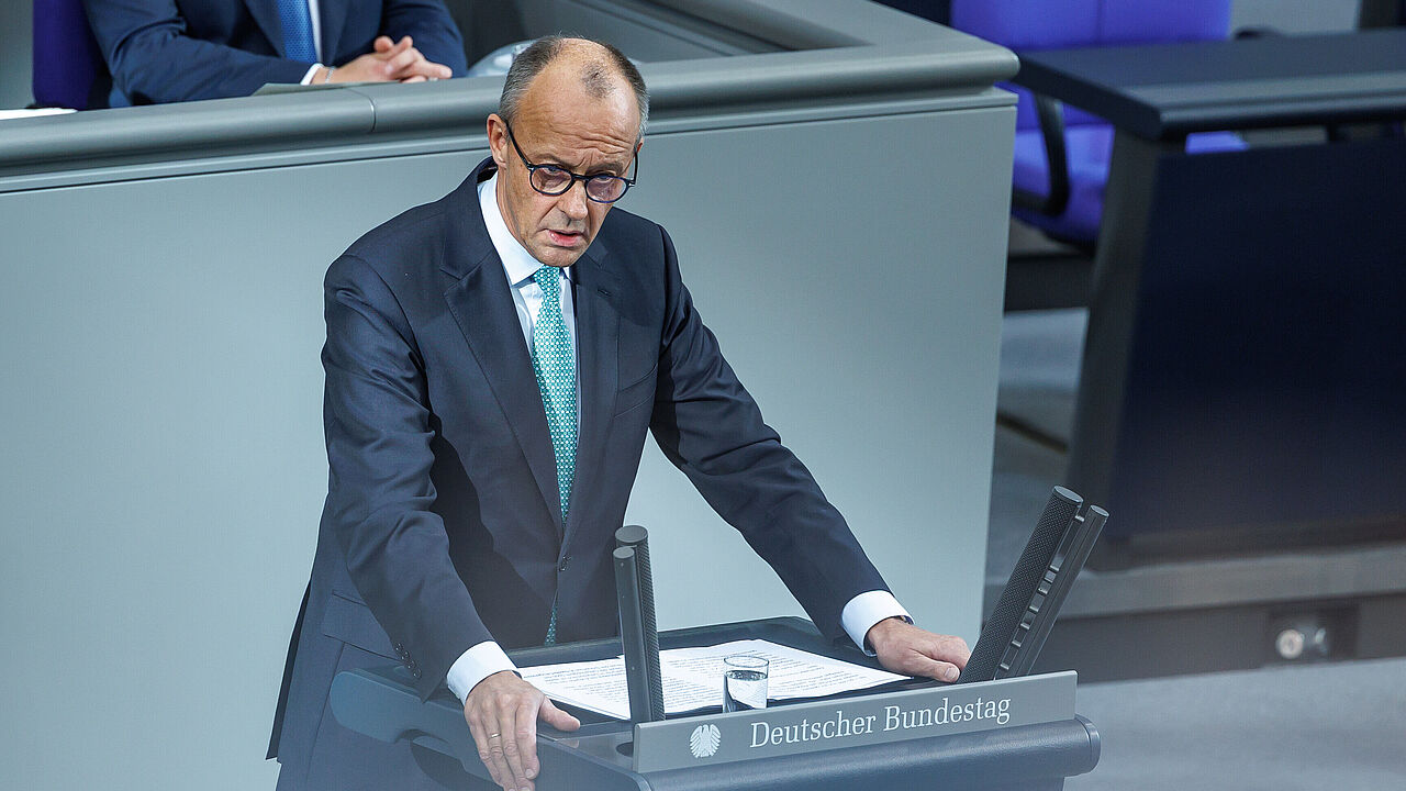 Bundeskanzler Friedrich Merz (CDU) warnte in seiner Regierungserklärung davor, das Thema Gerechtigkeit gegen Sicherheit auszuspielen. Foto: picture alliance/Andreas Gora