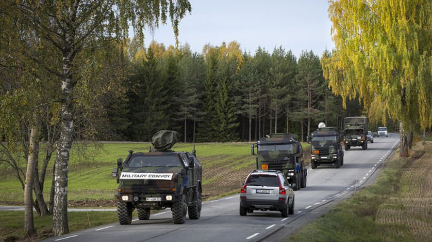 Kolonne auf einer Landstraße in Norwegen: Das Großmanöver "Trident Juncture" ist gestartet Foto: Bundeswehr/Marco Dorow