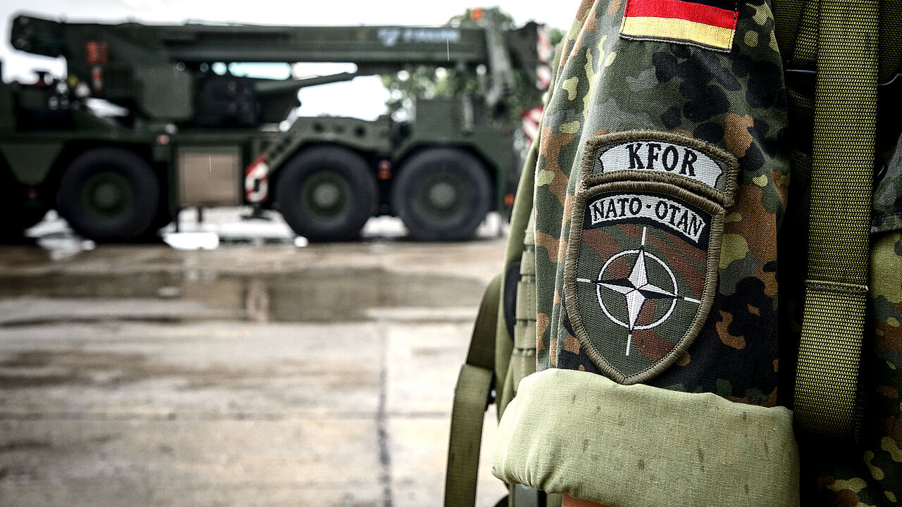 Die Abgeorneten des Bundestages stimmen bei den Einsätzen Eufor Althea und KFOR für eine Verlängerung. Foto: picture alliance/dpa/Sina Schuldt