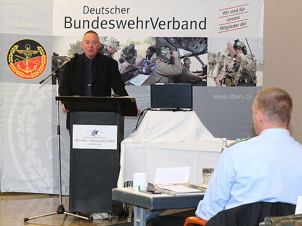 Hauptmann a.D. Köpsel lobte die Arbeit im Landesverband. Foto: DBwV/kuh