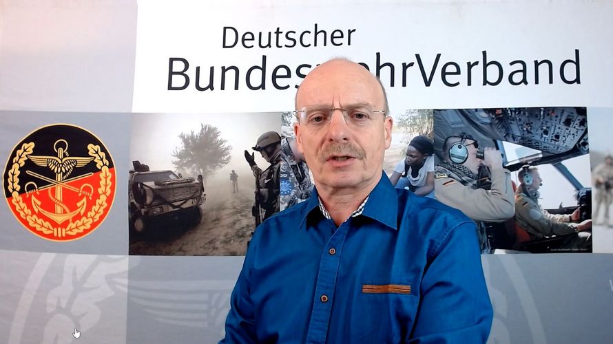 Gute Nachrichten: Oberstabsfeldwebel a.D. Jürgen Schreier, der Sonderbeauftragte Wiedereingliederung SaZ, bietet eine neue virtuelle Informations-Serie. Foto: DBwV