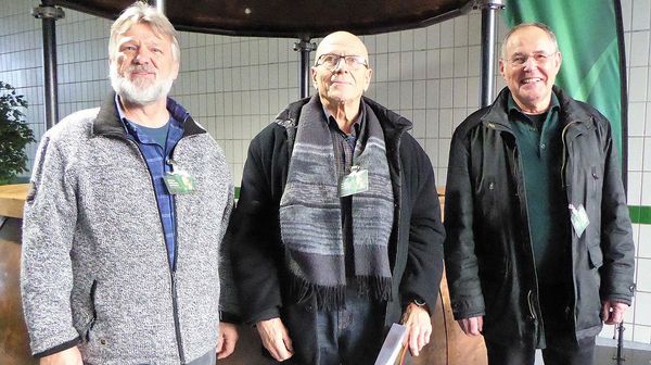 Jahresabschluss in der Brauerei: Hauptmann a.D. Reinhold Schickmann, Oberstabsfeldwebel a.D. Helmut Merita und Oberstabsfeldwebel a.D. Klaus Böttcher (v.l. ) Foto: KERH Herrenwald/Schwalm