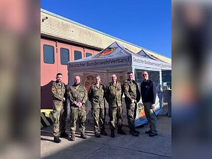 Die Truppenkameradschaft informierte über den DBwV. Foto: DBwV