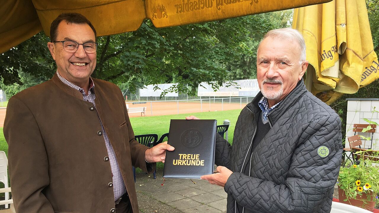 Vorsitzender Oberstleutnant a.D. Rüdiger Pauli und Hauptmann a.D. Günther Parthon (v.l.). Foto: Walter Proneth