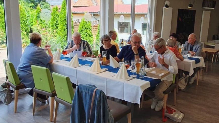 Nahezu 40 Mitglieder und Gäste kamen zum traditionellen Grillfest der Kameradschaft ERH nach Steinfurt. Fotos: Carina Rother