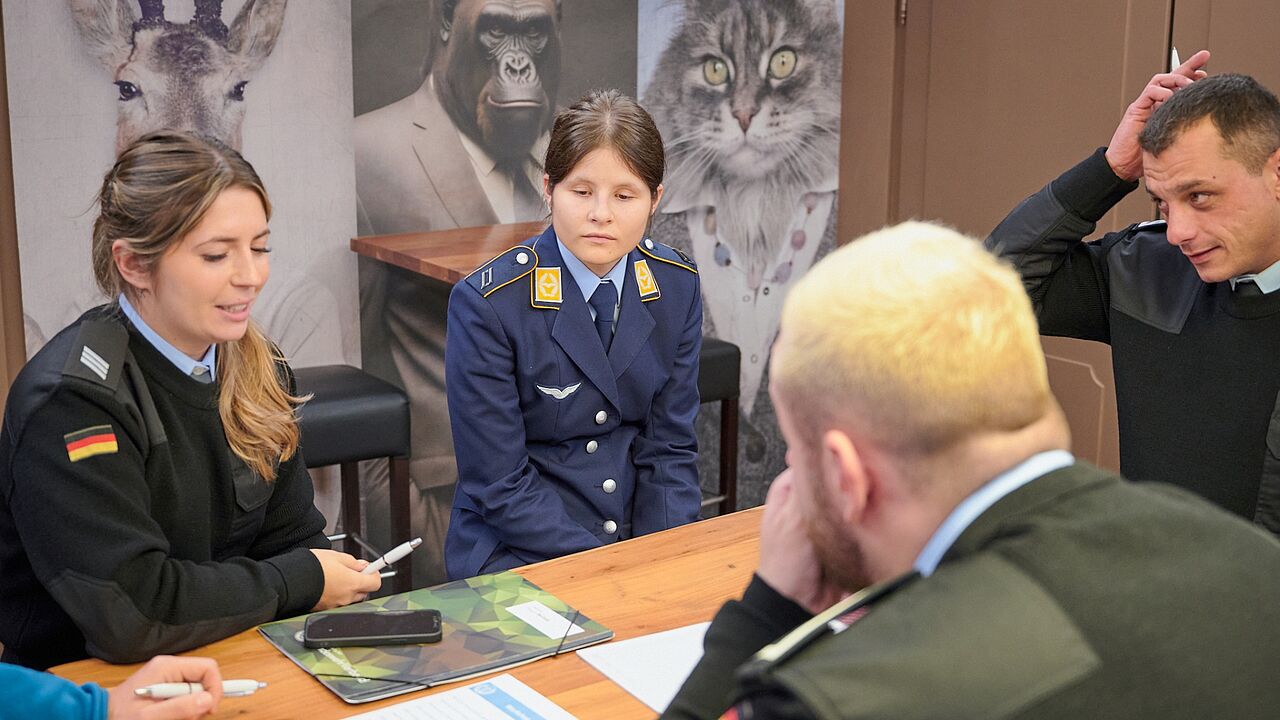 Arbeit in Workshops war beim ersten Treffen der SaZ-Ansprechpartner ein wichtiger, kreativer Teil der Tagung zur Erarbeitung von Verbesserungsvorschlägen. Foto: DBwV/IK