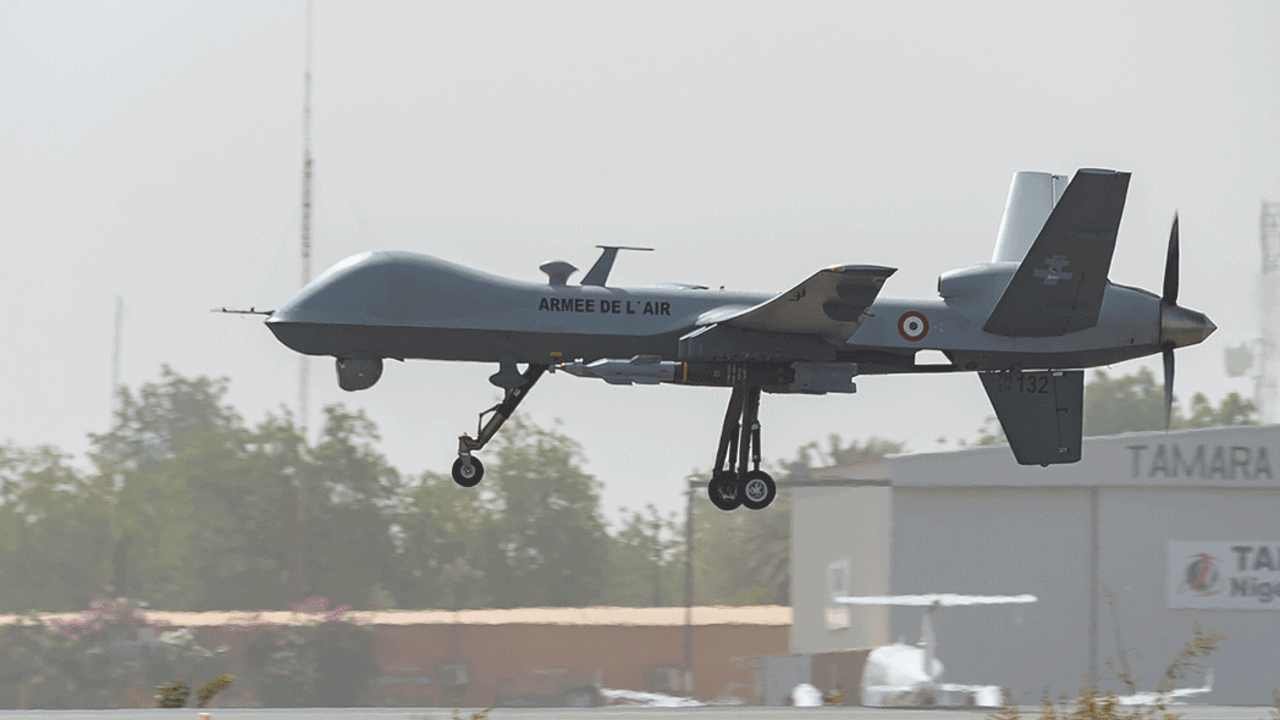 Eine MQ-9 "Reaper" der französischen Luftwaffe startet vom Flughafen Niamey in Niger. Foto: Etat-major des Armées/Armée de l`Air