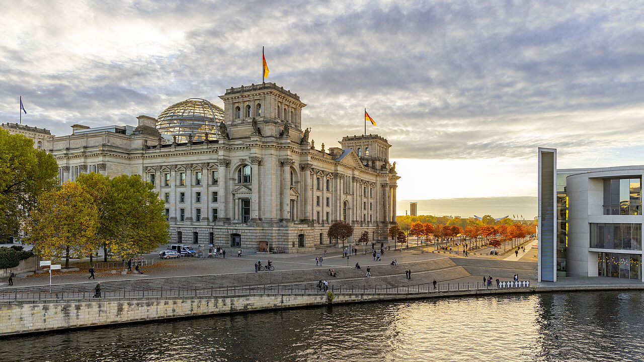 Beförderungsstopp für Hauptfeldwebel und Hauptbootsleute: Politiker warnen vor fatalen Folgen. Foto: Deutscher Bundestag/Jörg F. Miller
