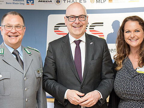 v.l.: Andreas Brandes, Thorsten Albig und Jessica Frömbgen (Foto: DBwV)