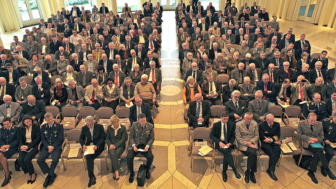 Rund 350 Teilnehmer füllten die malerische Rotunde auf dem Petersberg. Foto: DBwV/Henning