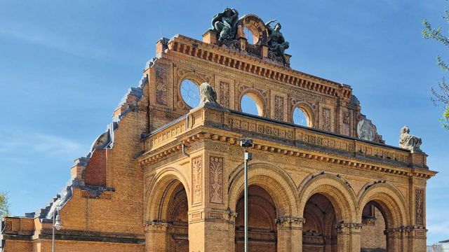 Das frühere „Tor zur Welt“: Fragmente des ehemaligen Eingangsbereichs des Anhalter Bahnhofs. Foto: DBwV/Antonia Wolf