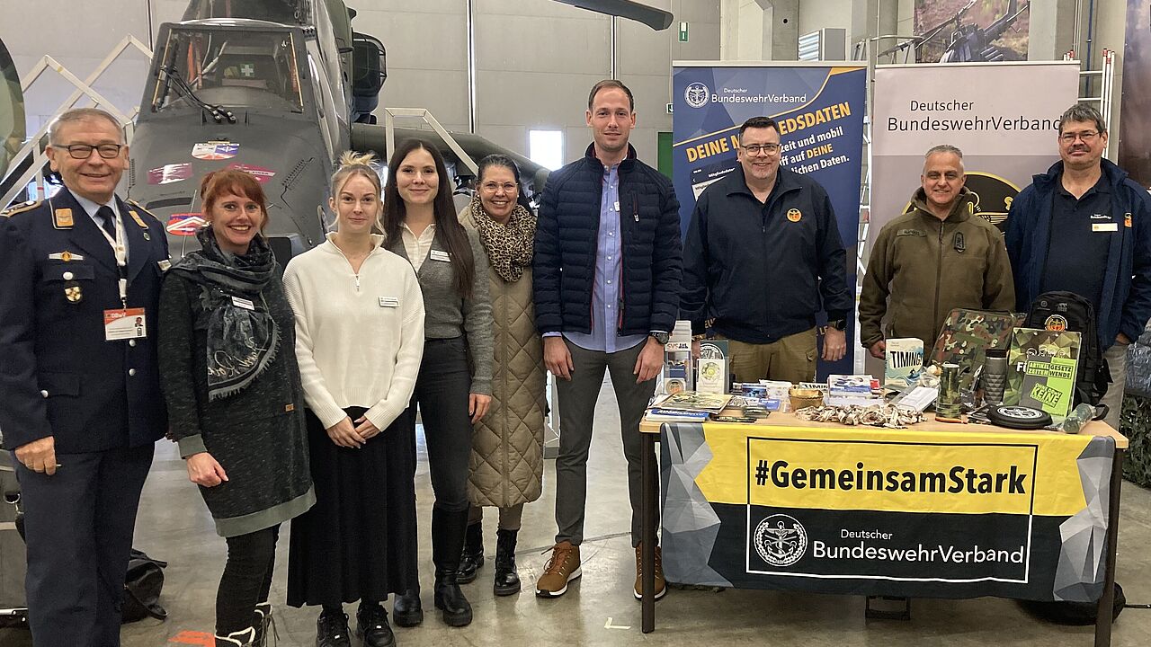 Resümee des DBwV Teams: Die Jobmesse in Fritzlar hat gezeigt, dass Soldatinnen und Soldaten auch weiterhin einen hohen Beratungsbedarf haben – und dass der DBwV dabei eine zentrale Rolle spielt. Foto: DBwV