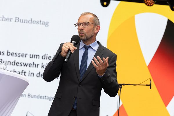 Thomas Röwekamp, Vorsitzender des Verteidigungsausschusses. Foto: DBwV/Yann Bombeke