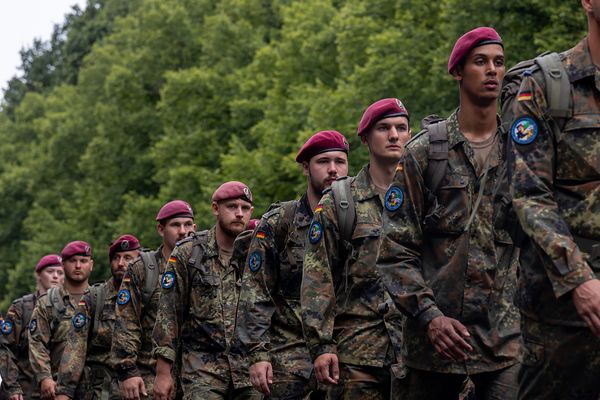 Rund 150 Soldatinnen und Soldaten nahmen am Gedenkmarsch teil. Foto: DBwV/Yann Bombeke