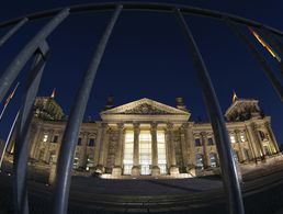 Es war wieder eine prall gefüllte Woche im Bundestag. Der Bundesvorsitzende nutzte die Gelegenheit für zahlreiche Gespräche mit Parlamentariern. Foto: picture alliance / ASSOCIATED PRESS | Michael Sohn