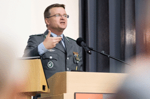 Oberstleutnant André Wüstner rief die Spieße auf, Fehlentwicklungen in der Truppe immer glasklar zu benennen. Foto: Bundeswehr/Kai-Axel Döpke