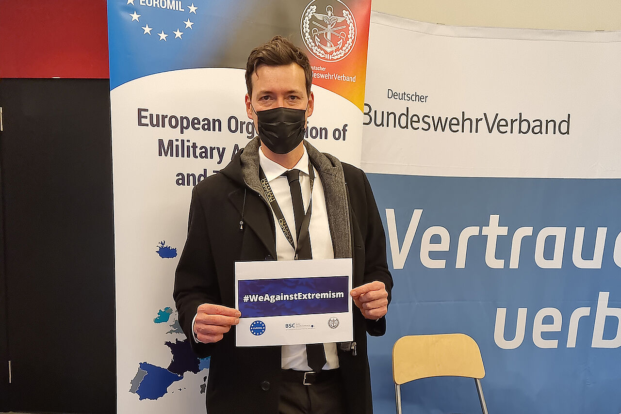 Klare Zeichen setzen gegen Extremismus: Das ist das Ziel der Social-Media-Kampagnen "WeAgainstExtremism". Foto: DBwV