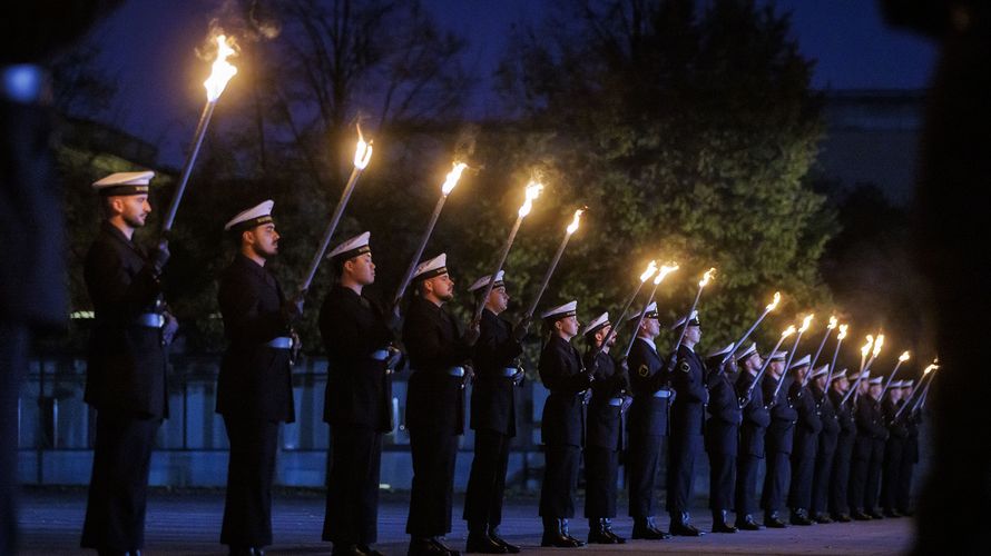 Der Große Zapfenstreich ist das höchste militärische Zeremoniell der Bundeswehr. Foto: picture alliance