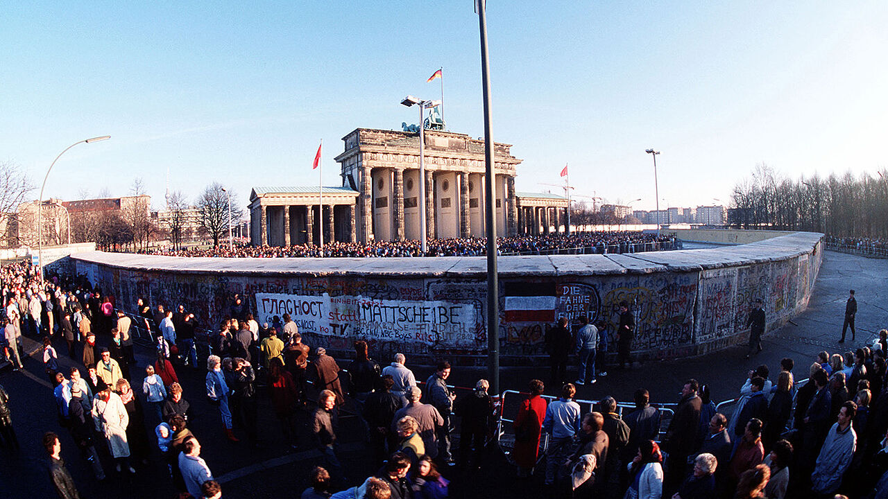 Großer Andrang nach dem Fall der Berliner Mauer. Foto: SSGT F. Lee Corkran