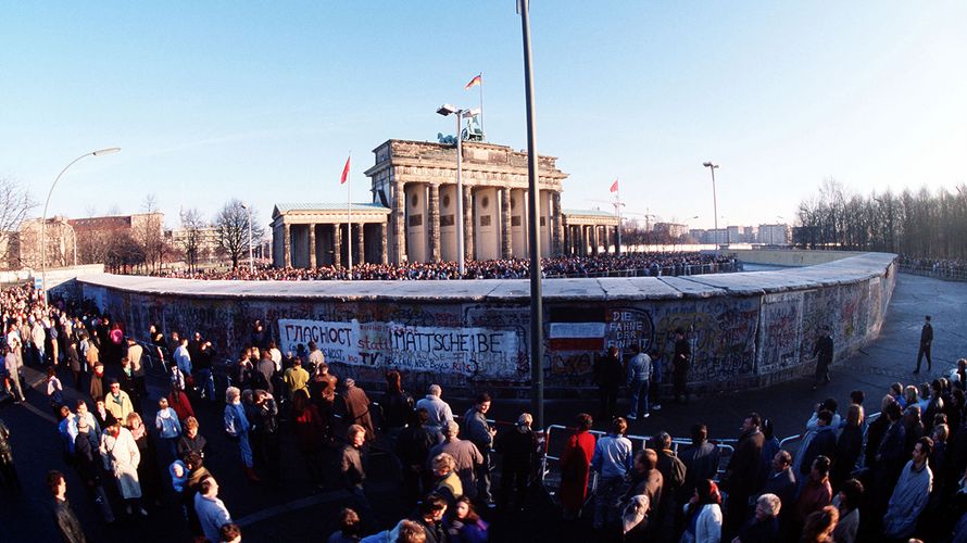 Großer Andrang nach dem Fall der Berliner Mauer. Foto: SSGT F. Lee Corkran
