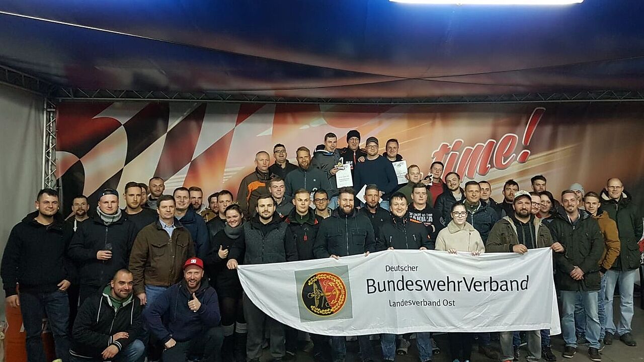 Teilnehmer am GoKart-Rennen TruKa LogBtl 171. Foto: DBwV/ Diefert