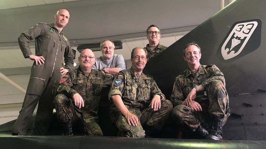 Einen umfassenden Einblick in die komplexe und vielfältige Welt der fliegenden Truppe gaben die "33iger" in Büchel. Foto: TruKa