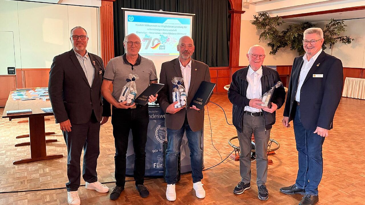Klaus Groth (von links), Hans-Joachim Müller, Wilfried Schnieder, Hannes Dreier und Ulrich Peise. Foto: DBwV