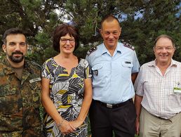 Stabsfeldwebel Andreas Reppel, Amtsinspektorin Dagmar Grubert, Oberstleutnant Linus Strelau und Fregattenkapitän a.D. Wolfgang Windolph (v.l) wurden in ihren Ämtern bestätigt Foto: Markus Dönig