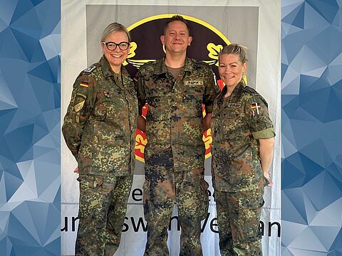 Hauptfeldwebel Romy Otto (Schriftführerin, von links), Hauptfeldwebel Markus Kuckuk (Vorsitzender) und Stabsunteroffizier Merle Bormann (Stellvertretende Vorsitzende). Foto: DBwV