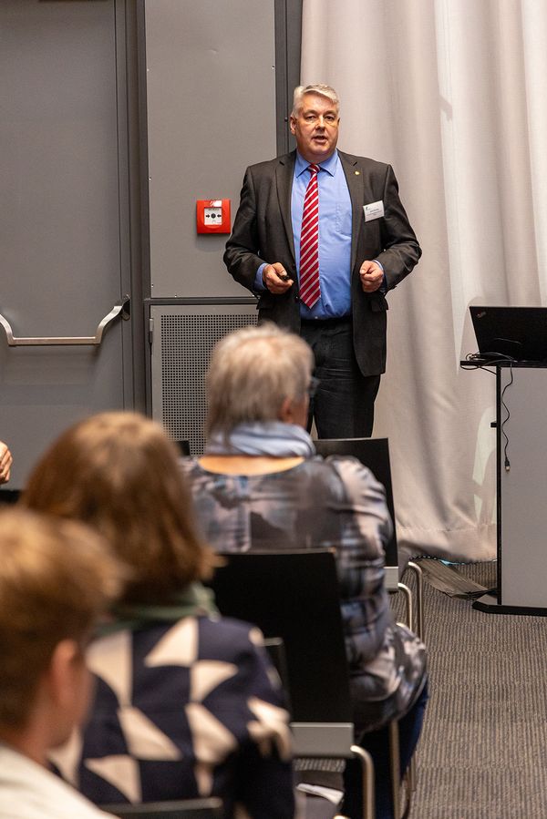 Zum Versorgungsausgleich informierte Jens Körting aus der Rechtsabteilung des DBwV. Foto: DBwV/Yann Bombeke