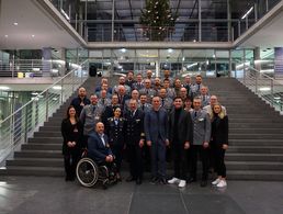 Im Paul-Löbe-Haus trafen sich Einsatzveteranen, Verwundete, Soldaten und Abgeordnete zu einer Tagung. Foto: DBwV/Eva Krämer