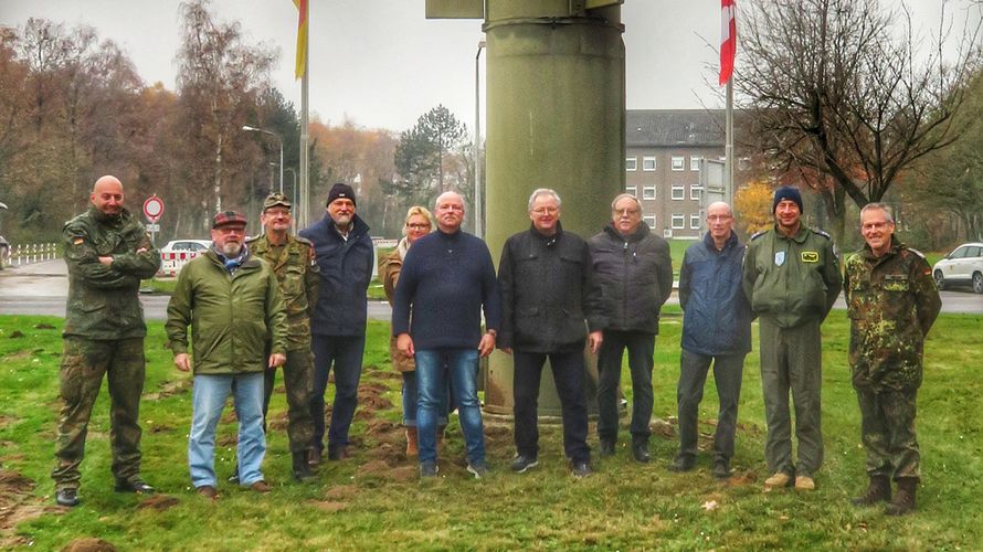 Pflegen die Erinnerungen am Standort Geilenkirchen: Mitglieder der DBwV Standortkameradschaft Geilenkirchen und der Traditionsgemeinschaft Flugkörpergeschwader 2. Foto: KERH Geilenkirchen