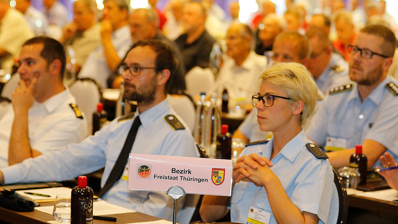 Delegierte aus den fünf Bezirken des DBwV-Landesverbands Ost sind in Blankenfelde-Mahlow zur Landesversammlung zusammengekommen. Foto: DBwV/Kruse