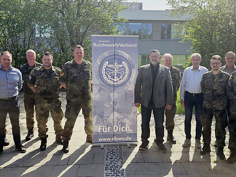 Die Mitglieder des neuen Vorstandes der StoKa Amberg/Kümmersbruck unter Vorsitz von THRS Wolfgang Scharl (6.v.l.). Foto: Schmith