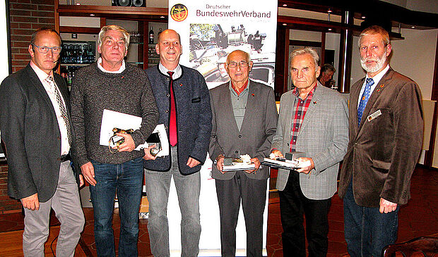Schenkel, Knoren, Eschrich, Henneke, Wegehoeft und Jäger (v.l.)