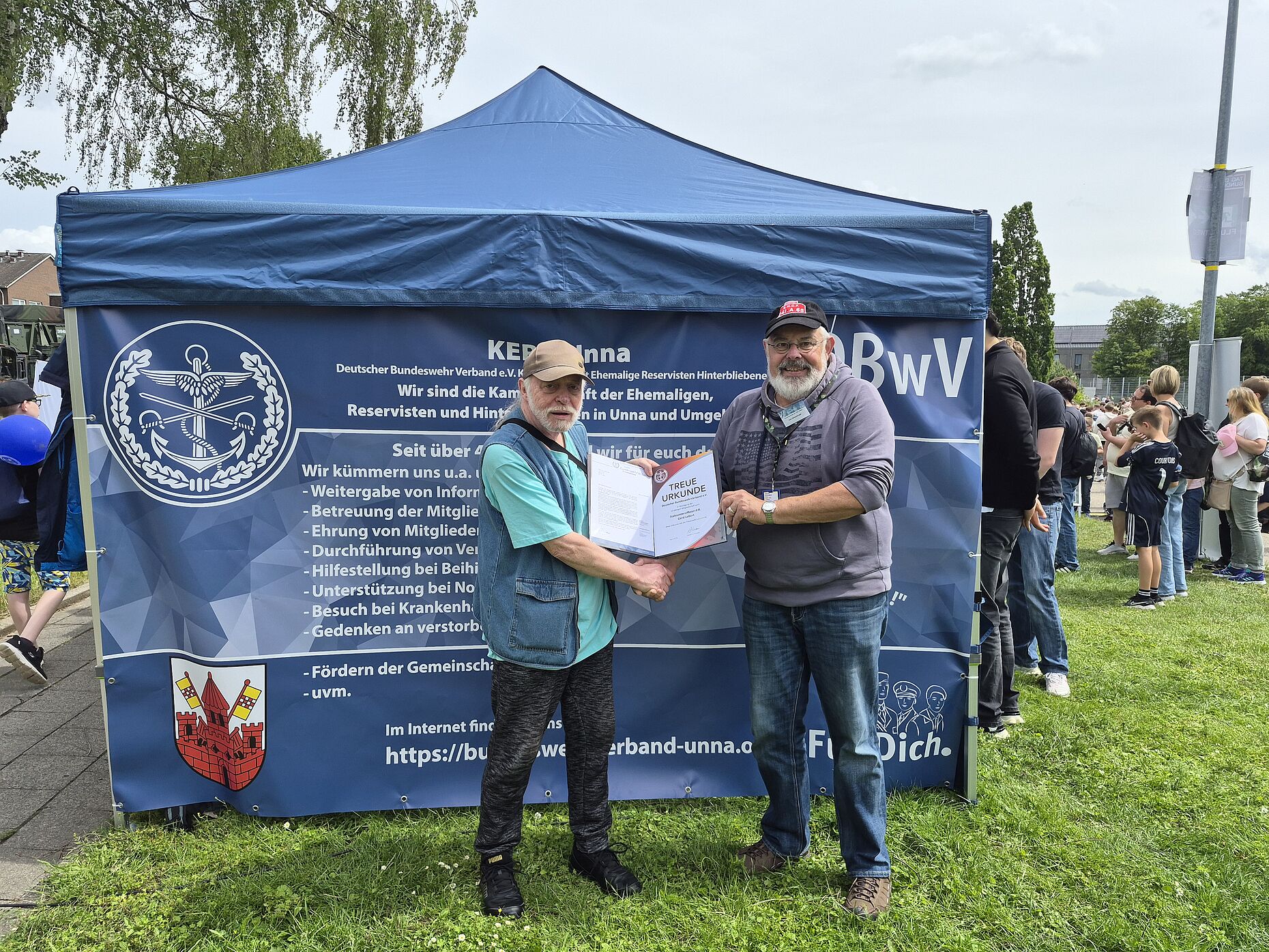 Stabsunteroffizier d. R. Gerd Lobert (links) und OTL a.D. Axel Simetzberger. Foto: DBwV