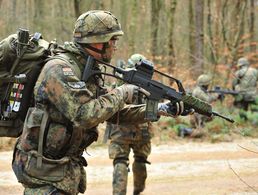 Das G36 soll bei der Bundeswehr ausgemustert werden. Jetzt bemühen sich alle großen Waffenschmieden um den Nachfolge-Auftrag Foto: Bundeswehr