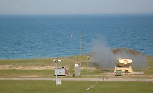 Zielschießen auf eine Drohne über der Ostsee